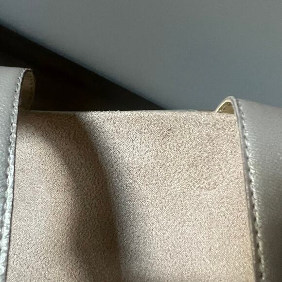 Easy Spirit Woman’s Hazel Leather Embellished Flat Metallic Sandals- Size 12W - Picture 13 of 13